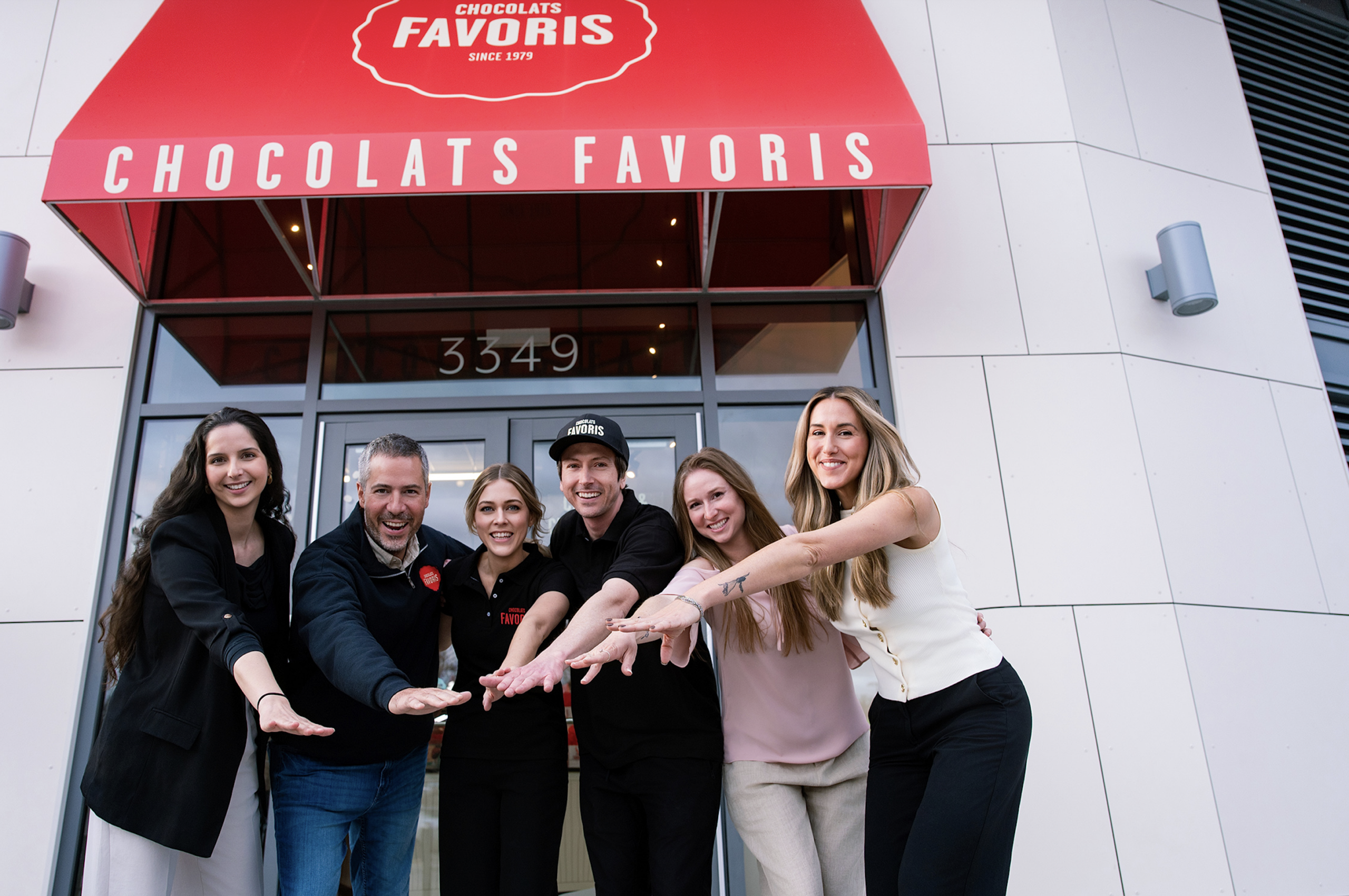 Pré-ouverture de la chocolaterie à Kelowna : Marie-Maude Groulx, Dominique Brown, Jézabel Pouliot, Jay Ross Hedley, Véronique Verreault, Charlie Arseneault